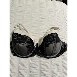 Victorias Secret Black and White 38DD Bra